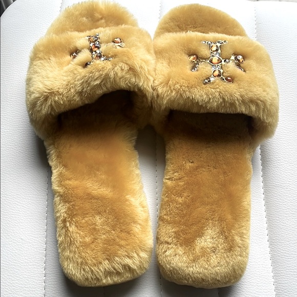Tory Burch Cross Yellow Jeweled Shearling Slides Brand New Mother’s Day Gift! - Picture 8 of 12